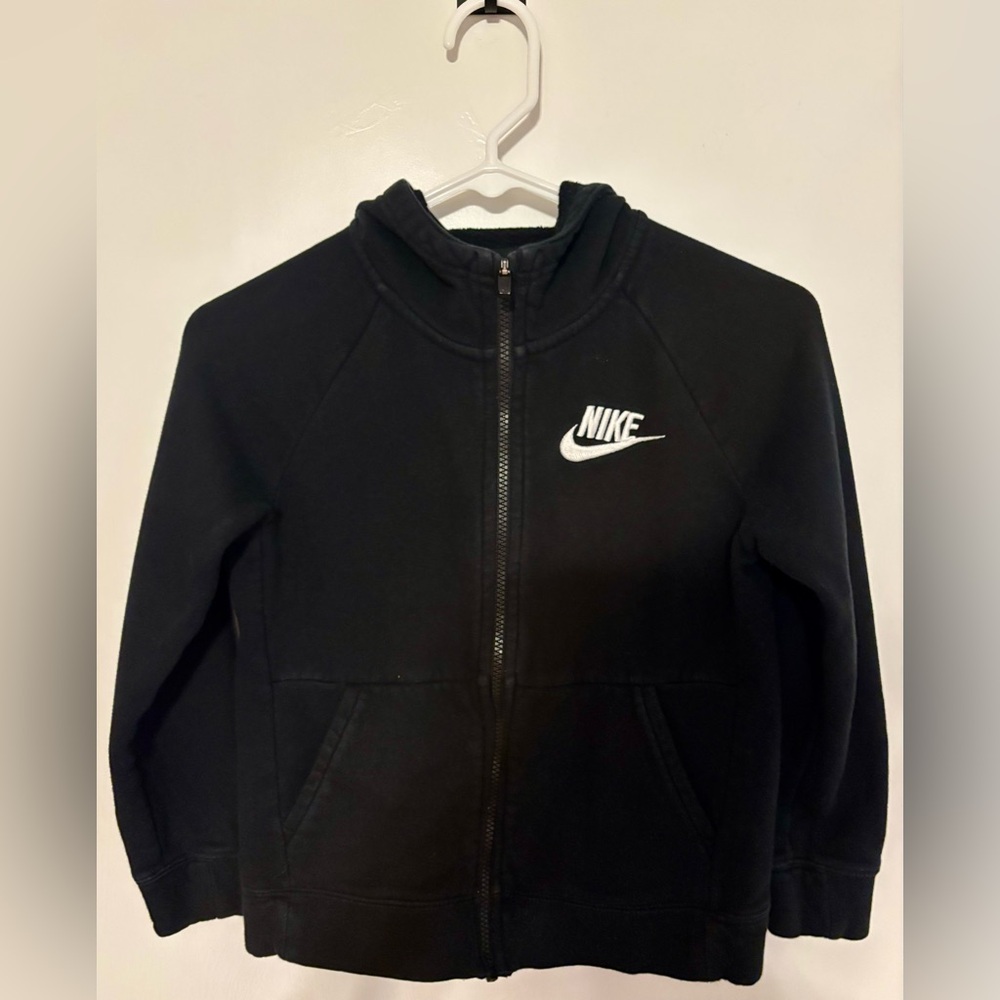 Nike - Kids Size M - Sportswear Club Fleece - Big Kids’ Full-Zip Black Hoodie